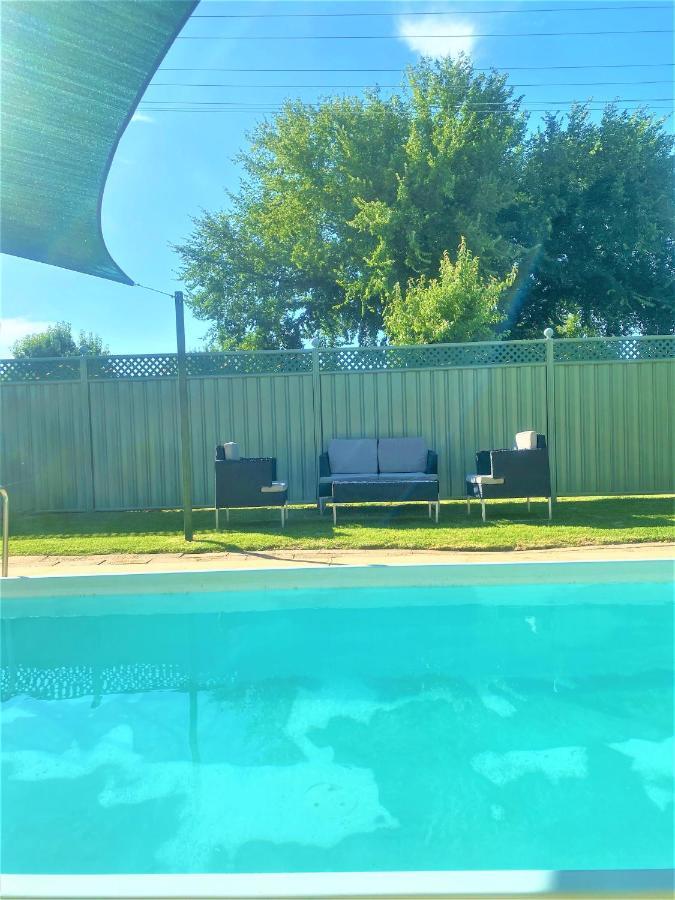 Bradman Motor Inn Cootamundra Kültér fotó